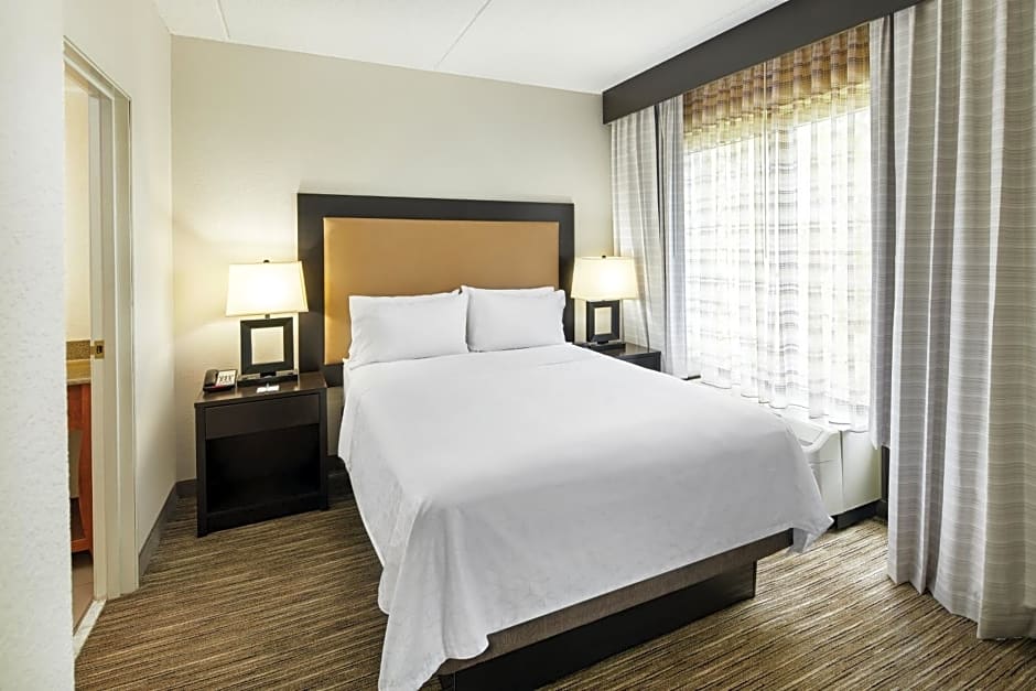 Holiday Inn Express & Suites Jacksonville South East - Medical Center Area