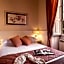 Aenea Superior Inn