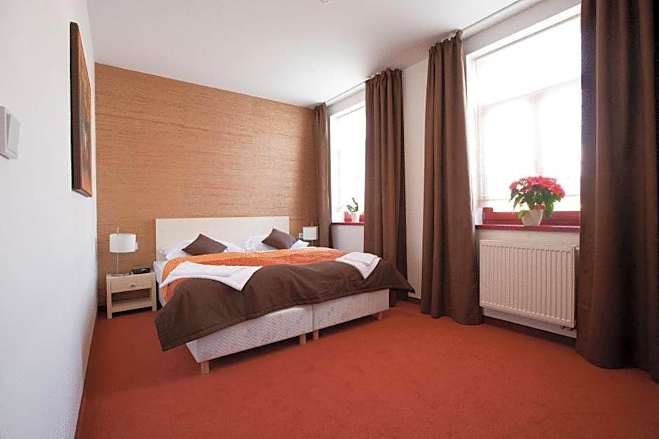 Photo 1 of 5 of Suite