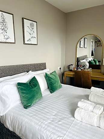 Standard-Single room-Ensuite with Shower