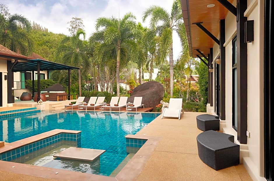 Luxury 8 bedrooms Pool Villa