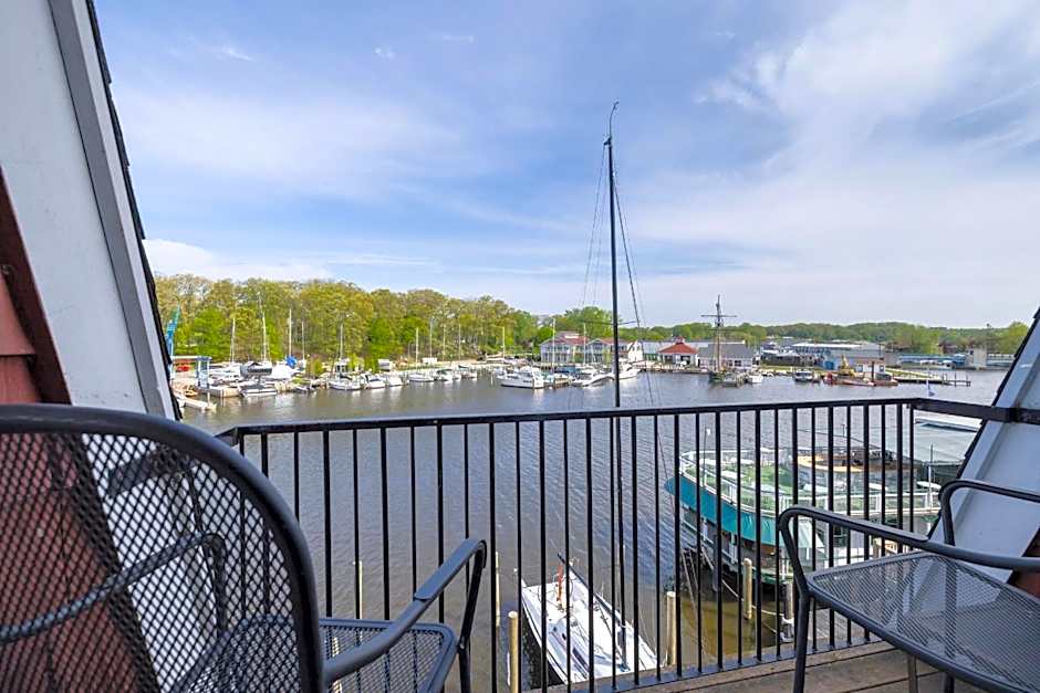 Old Harbor Inn