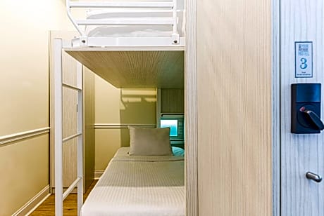 Single Bed in Mixed Dormitory Room