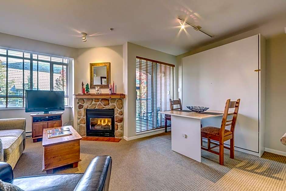 Town Plaza Suites by Golden Dreams