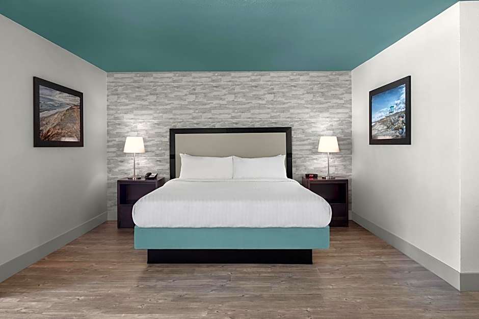 Carlsbad By The Sea Hotel