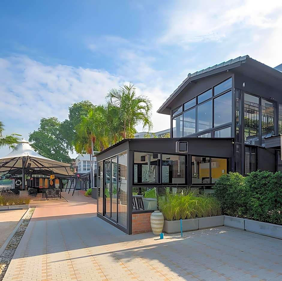 The Loft Seaside Sriracha Hotel