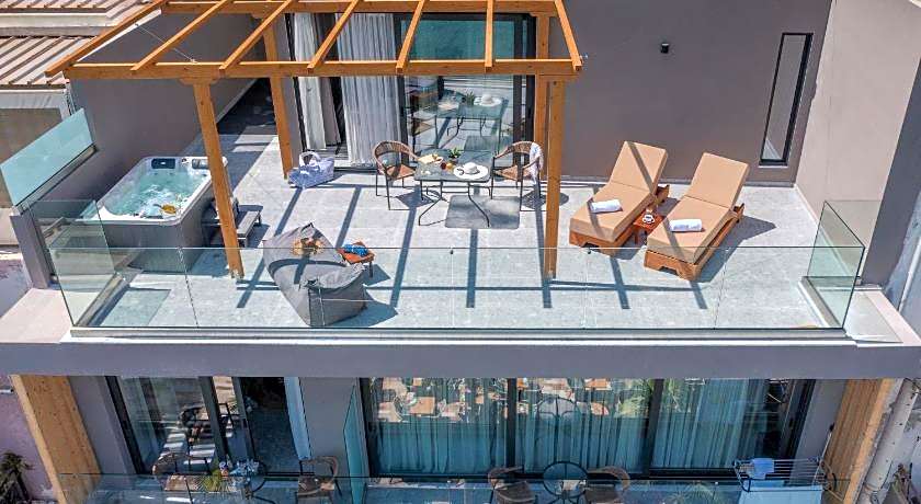 Soho SeaFront Suites