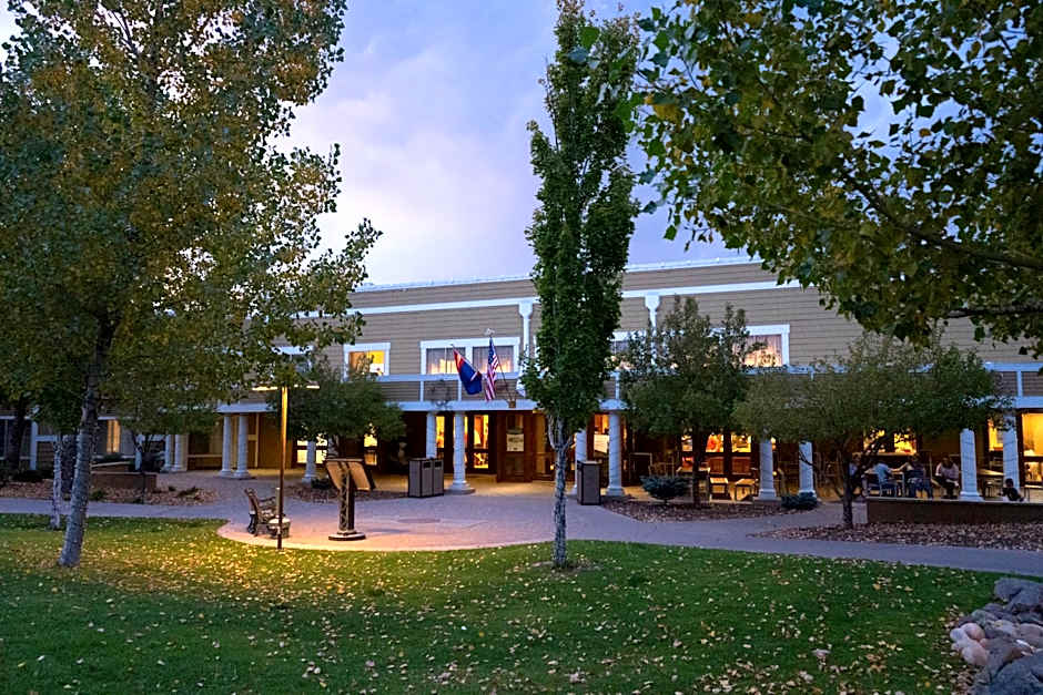 Grand Canyon Railway Hotel