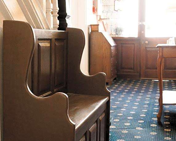 Crescent Lodge Guest House