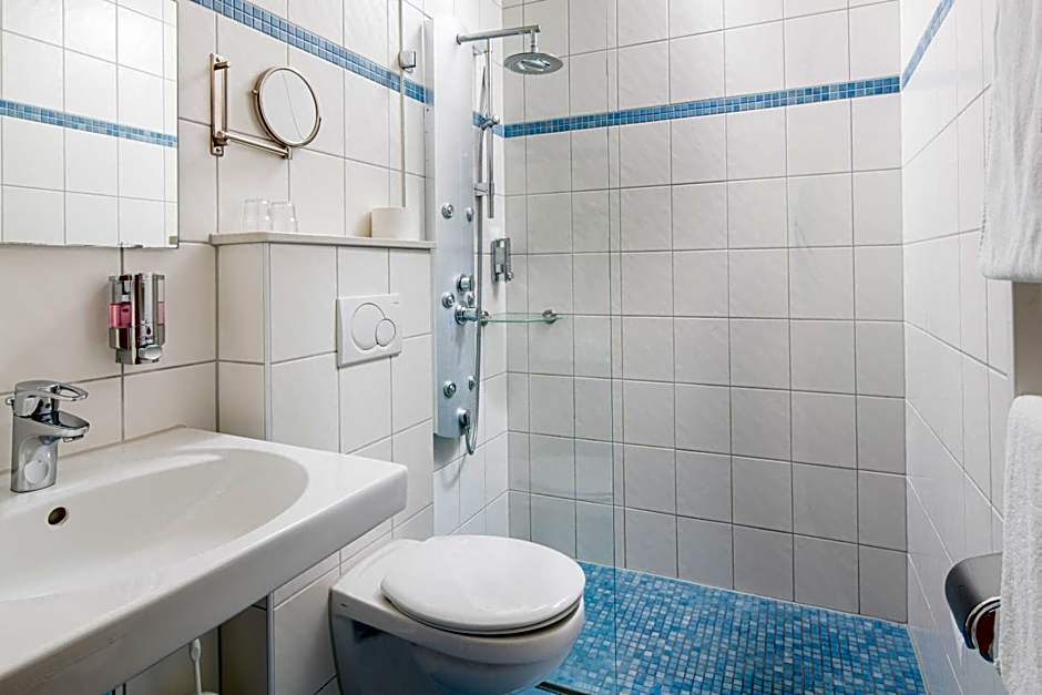 Schäfers Hotel, Self-Check-in, Cafe und Bäcker am Hotel