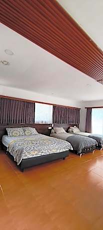NK Villa Syariah And Cafe Prigen