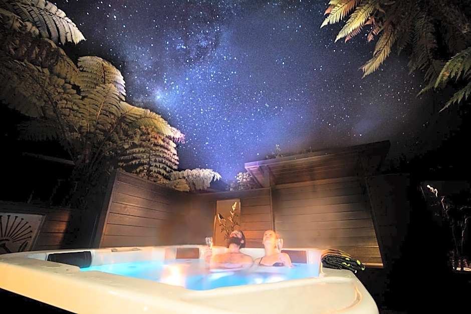 Wairua Lodge - Rainforest River Retreat