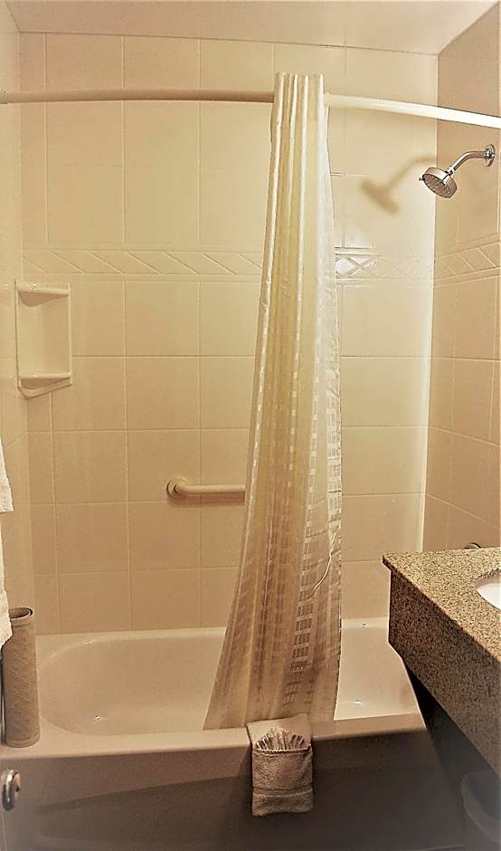 Knights Inn Arnprior