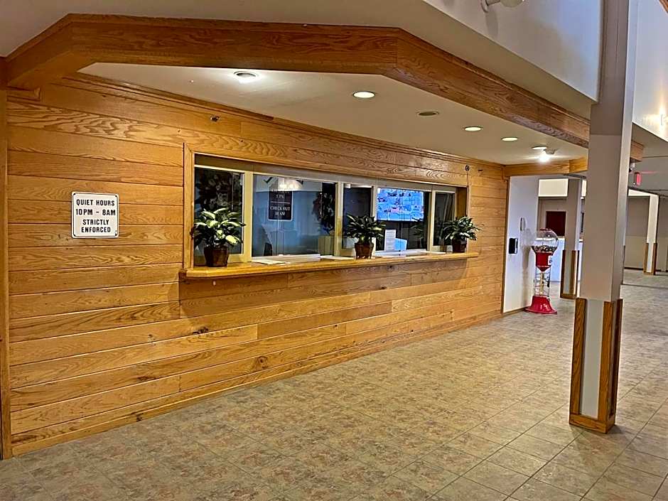 ML 343 Ski-InOut Island Kitchen Steps to Ballhooter Sleeps 6