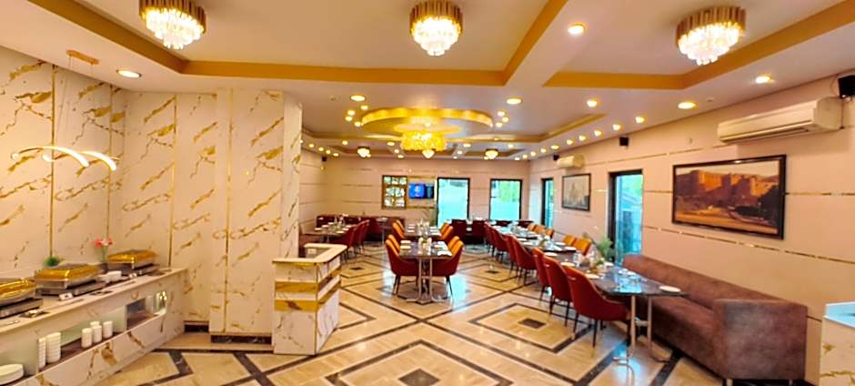 Foxoso Taj View Hotel