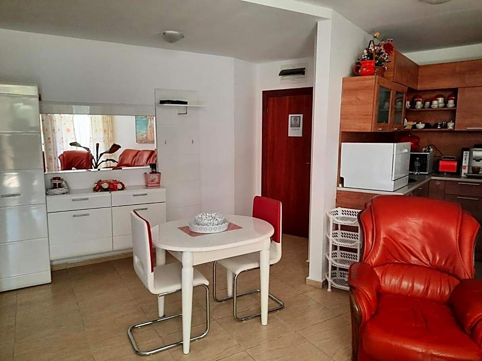 Apartment in Sunny beach, Complex Sun Village, 80 qm, 2 bedrooms & living room near to the beach, SWIMMING POOL, garden