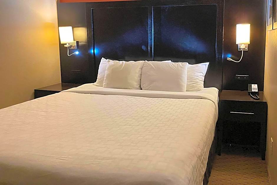 Clarion Inn & Suites Evansville