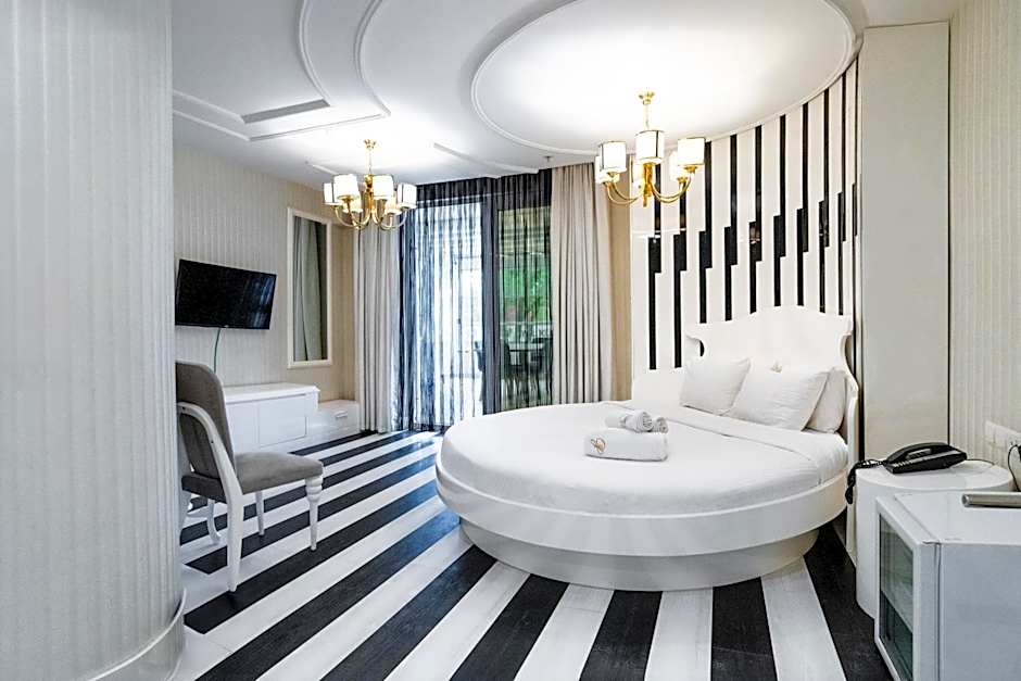Golden Pars Hotel