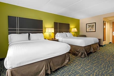 Double Room with Two Double Beds - Disability Access