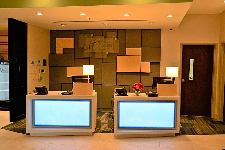 Holiday Inn Express & Suites Lexington Park California By IHG
