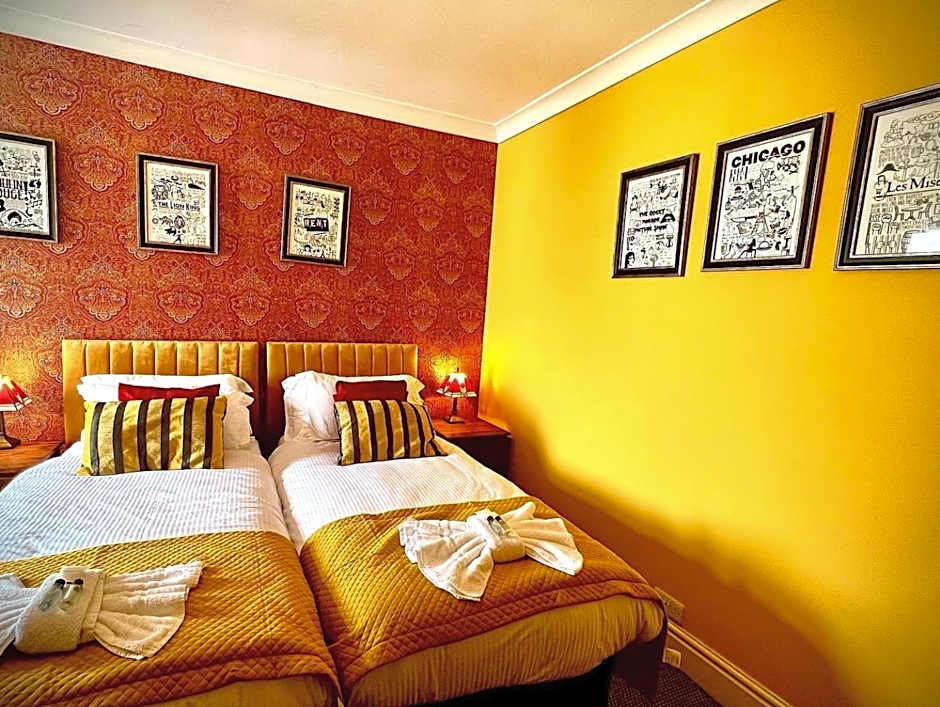 McGraths Hotel & Public Bar