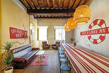 Standard Twin Room with Shared Bathroom
