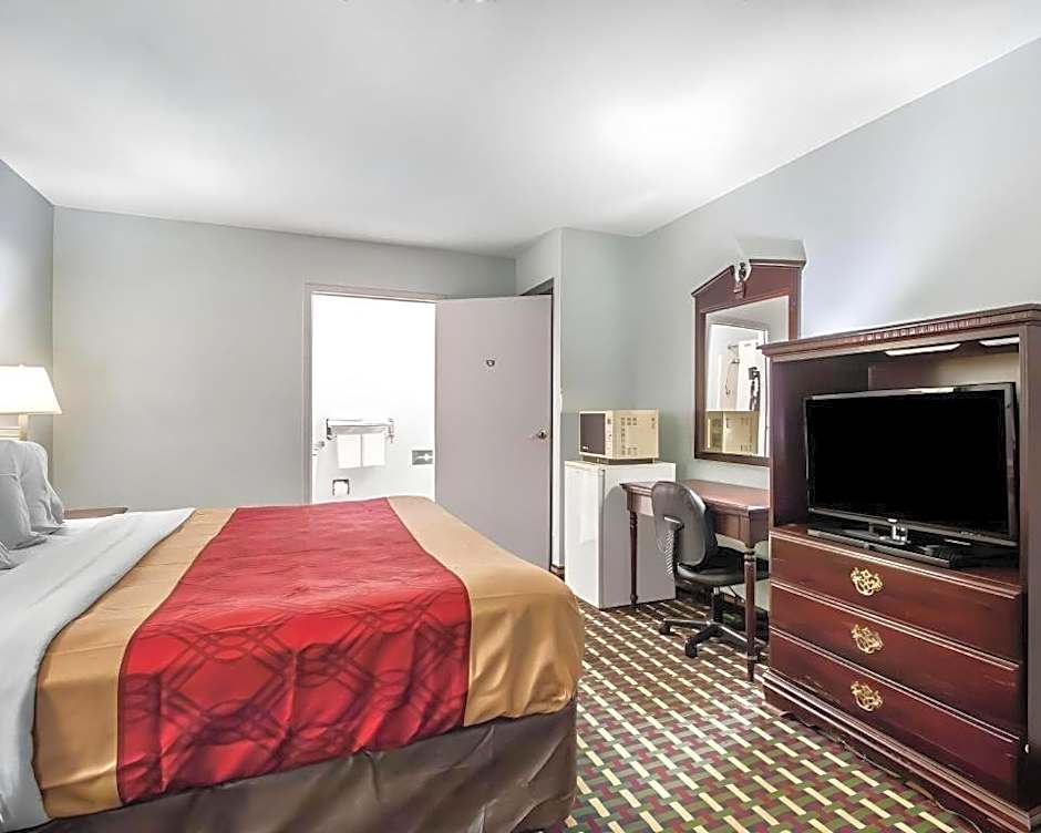 Econo Lodge Inn & Suites Tuscaloosa I-20