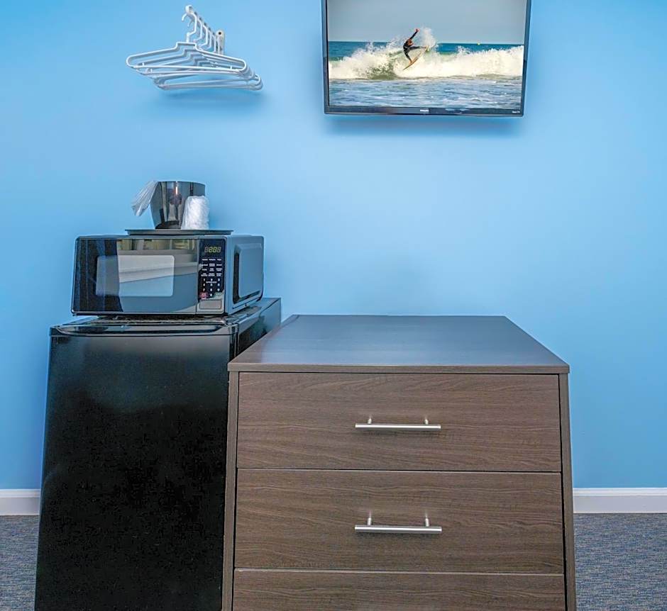 Commander Beach House Hotel