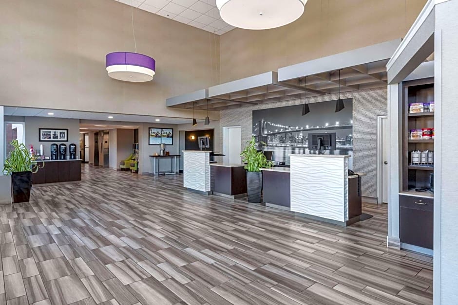 La Quinta by Wyndham Clifton/Rutherford