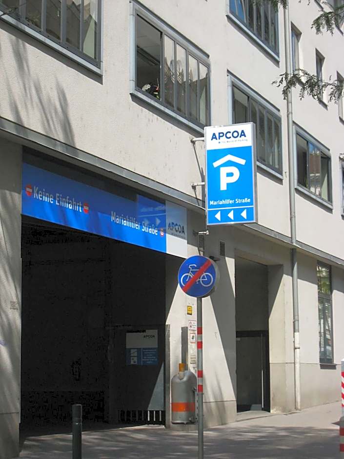 Westend City Hostel