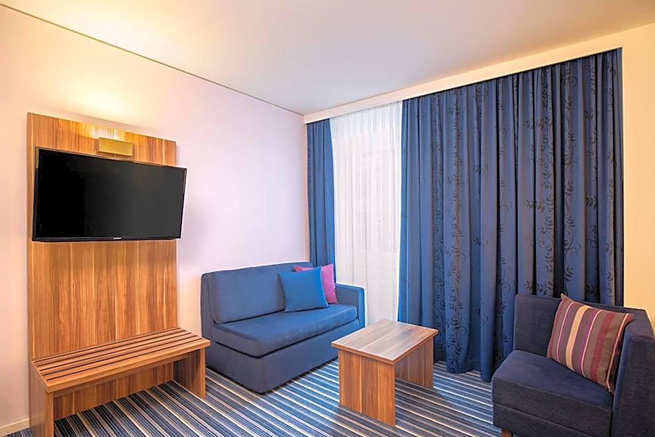 Holiday Inn Express Bremen Airport By IHG