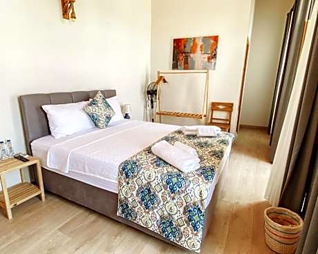 Deluxe Double Room with Balcony and Sea View