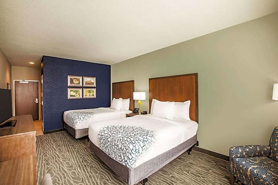 La Quinta Inn & Suites by Wyndham Wichita Northeast
