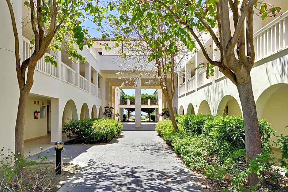 Impressive Playa Granada Golf