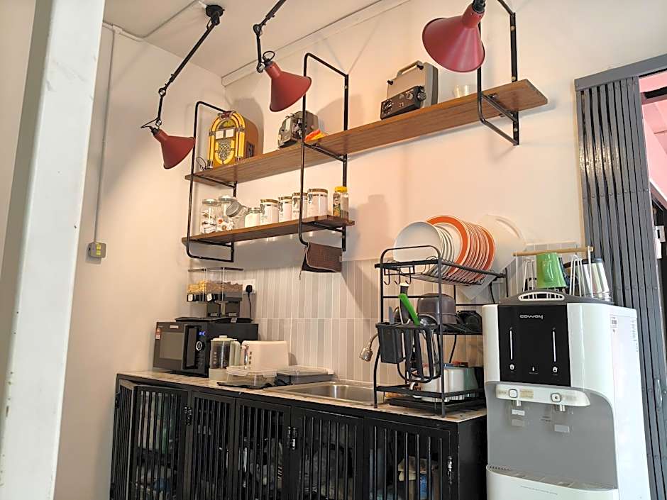 The Brownstone Hostel & Space