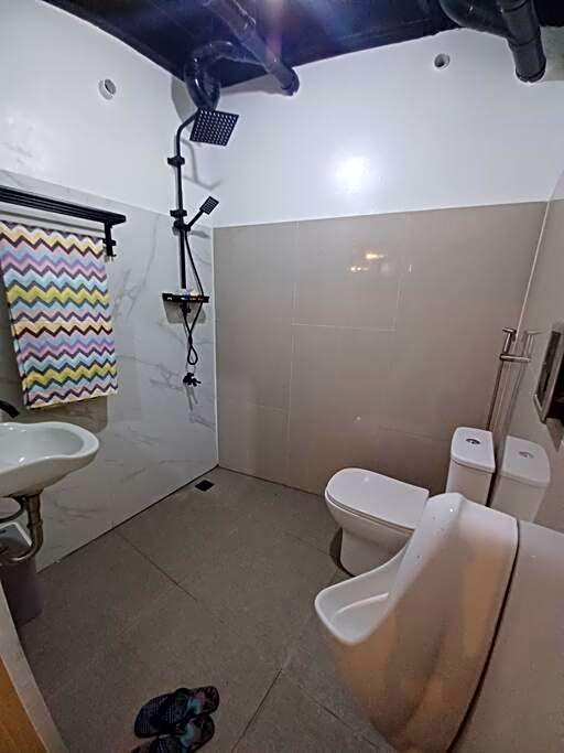 Cebu City Unit2 Spacious 2BR near SM Seaside NuStar Ocean Park Dynamic Herb Anjo