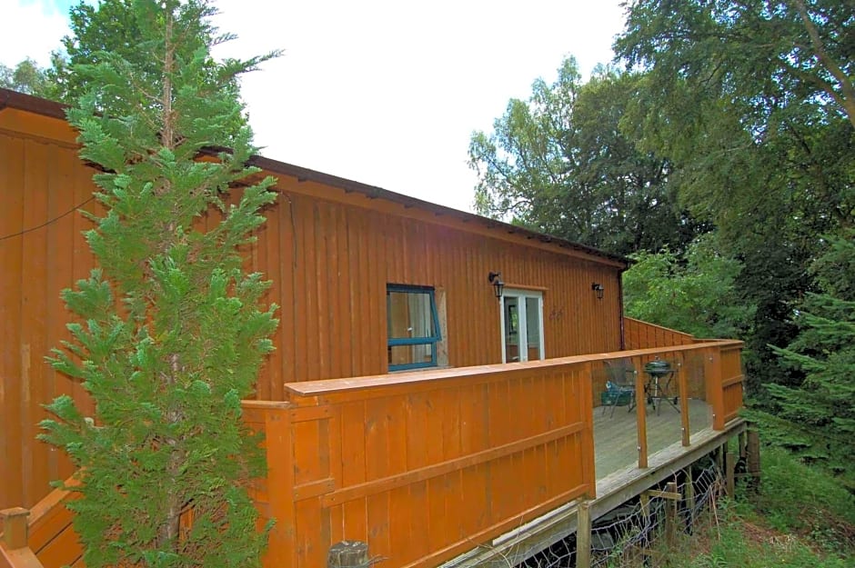 Waterfall Lodge - private waterfall and sauna
