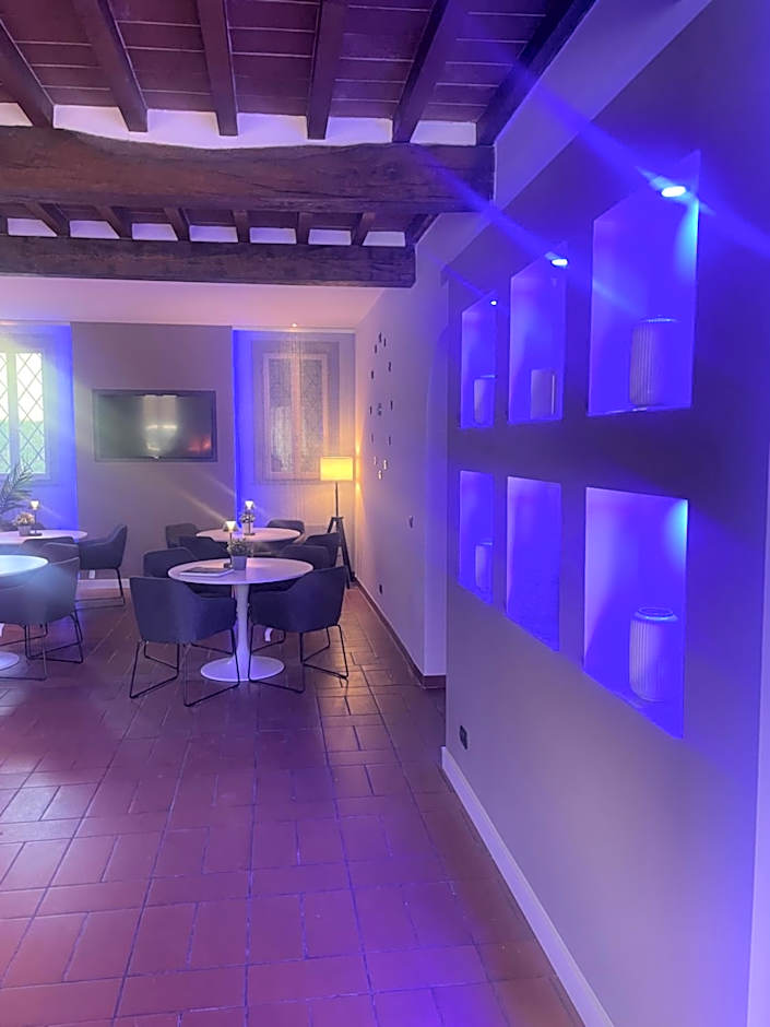 Confidence Hotel Ligabue