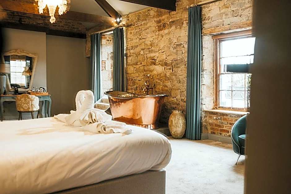 Le Petit Chateau & William de Percy