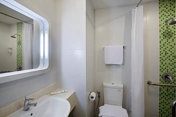 Zest Hotel Airport Jakarta