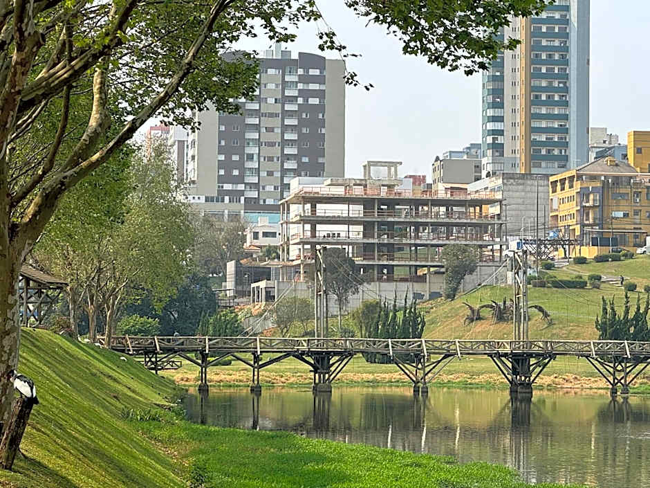Studio com quarto e banheiro em frente ao Parque do Lago Acomoda até 2 pessoas 1 cama