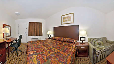 1 King Bed Suite Non-Smoking
