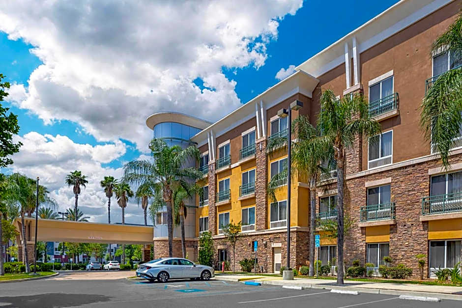 Comfort Suites Ontario Convention Center