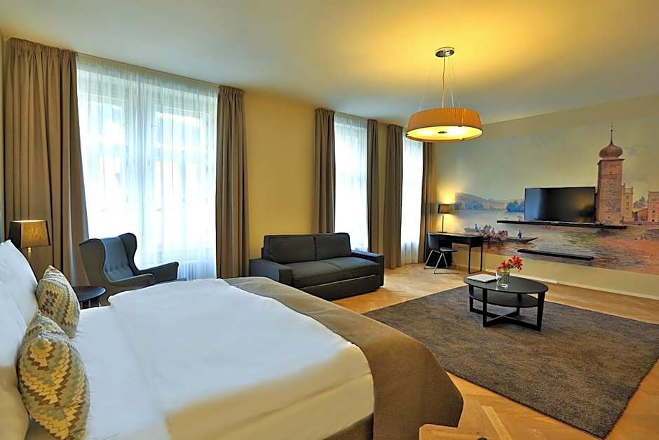 James Hotel & Apartments