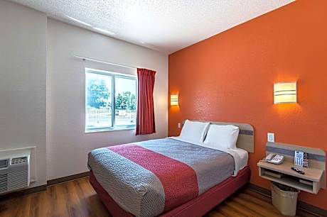 1 Queen Bed | Non-Smoking, Micfridge