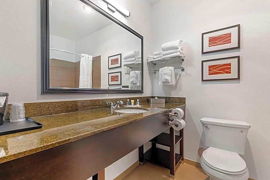 Comfort Suites Near Vancouver Mall