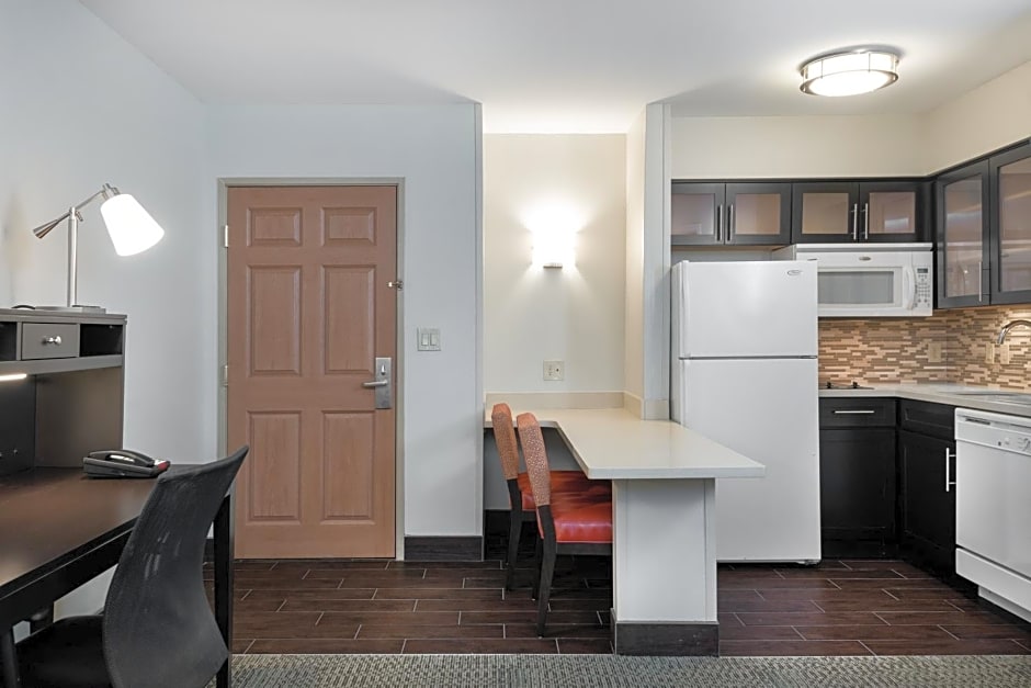 Staybridge Suites Chantilly Dulles Airport By IHG