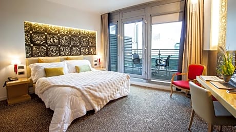 Deluxe Double Room with Balcony