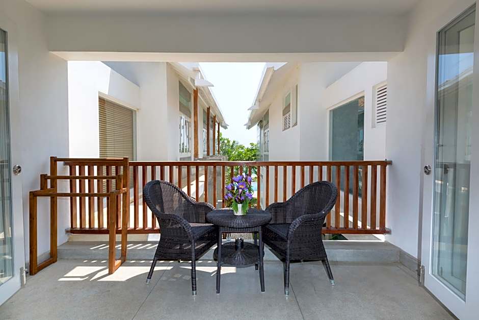 Sri Sharavi Beach Villas and Spa