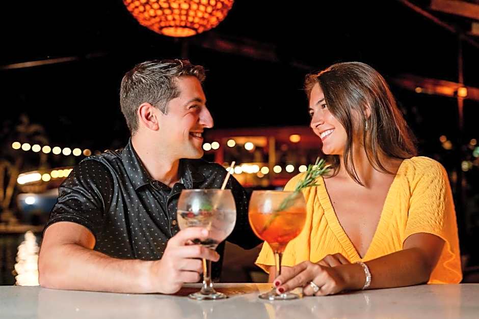 Papagayo Golden Palms Beachfront Hotel